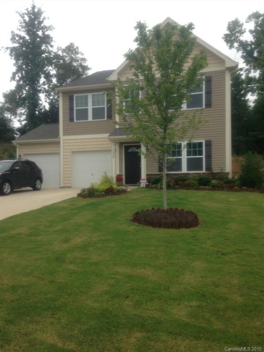 SPACIOUS READY TO MOVE IN home located in great area just minutes from Ballantyne. Open floor plan with great room with vaulted ceiling that opens up to Cooks Kitchen featuring plenty of storage and cabinet space, Butler room and Island (GRANITE TOPS in kitchen and vanities ) Great Kitchen for entertaining with extra seating. Mud room right off 2 car garage, Dining area and seperate Sitting room great for privacy and relaxation. Spacious laundry room conveniently located to upstairs rooms.