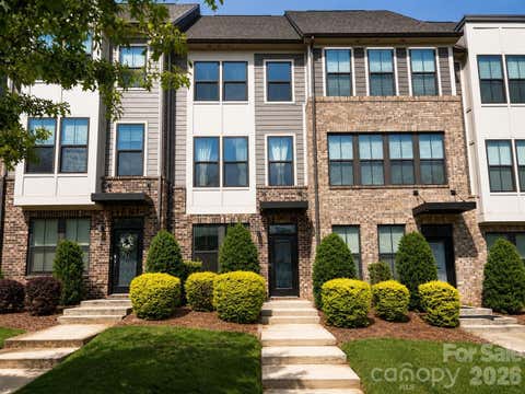 Photo of 658 Uwharrie River Road, Charlotte, NC 28211 (MLS # 4404339)