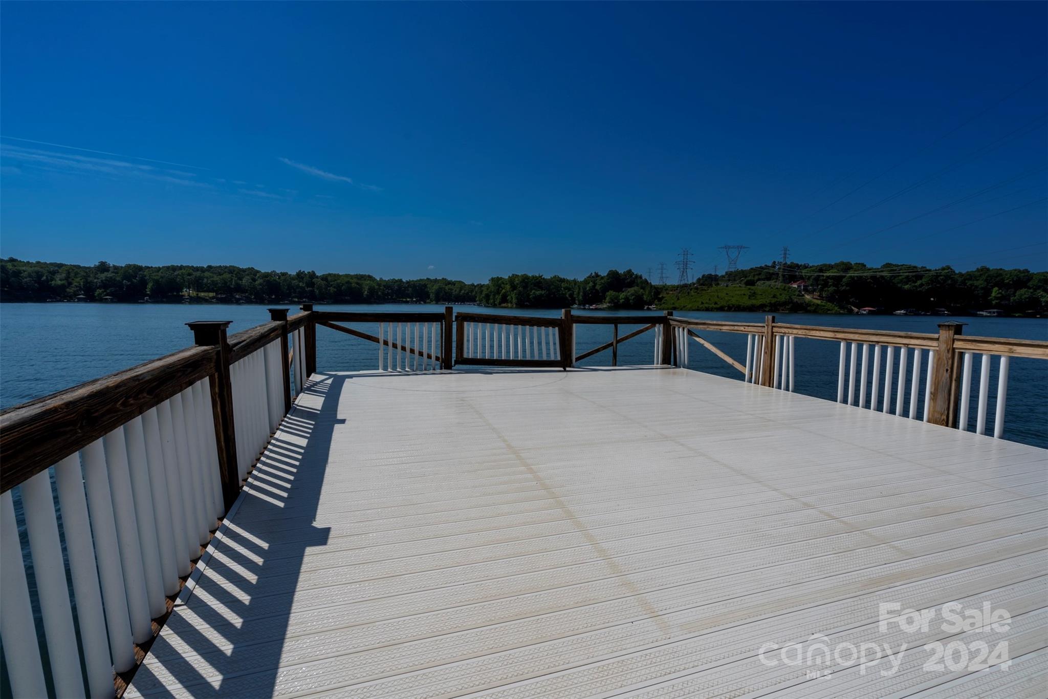 Mountain Island Lake - Land