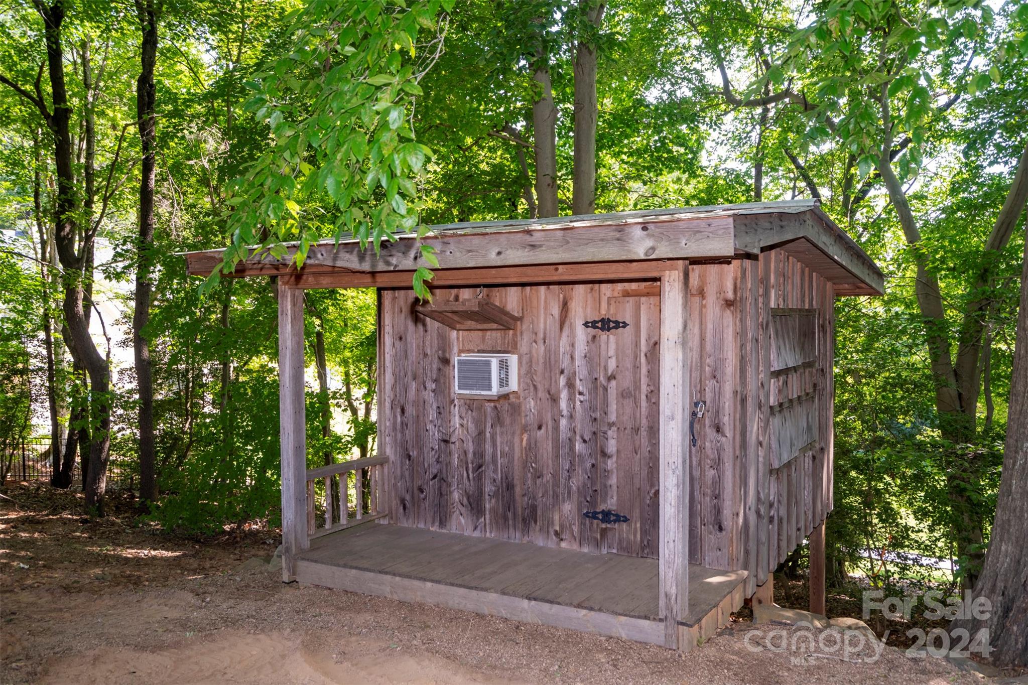 Mountain Island Lake - Land
