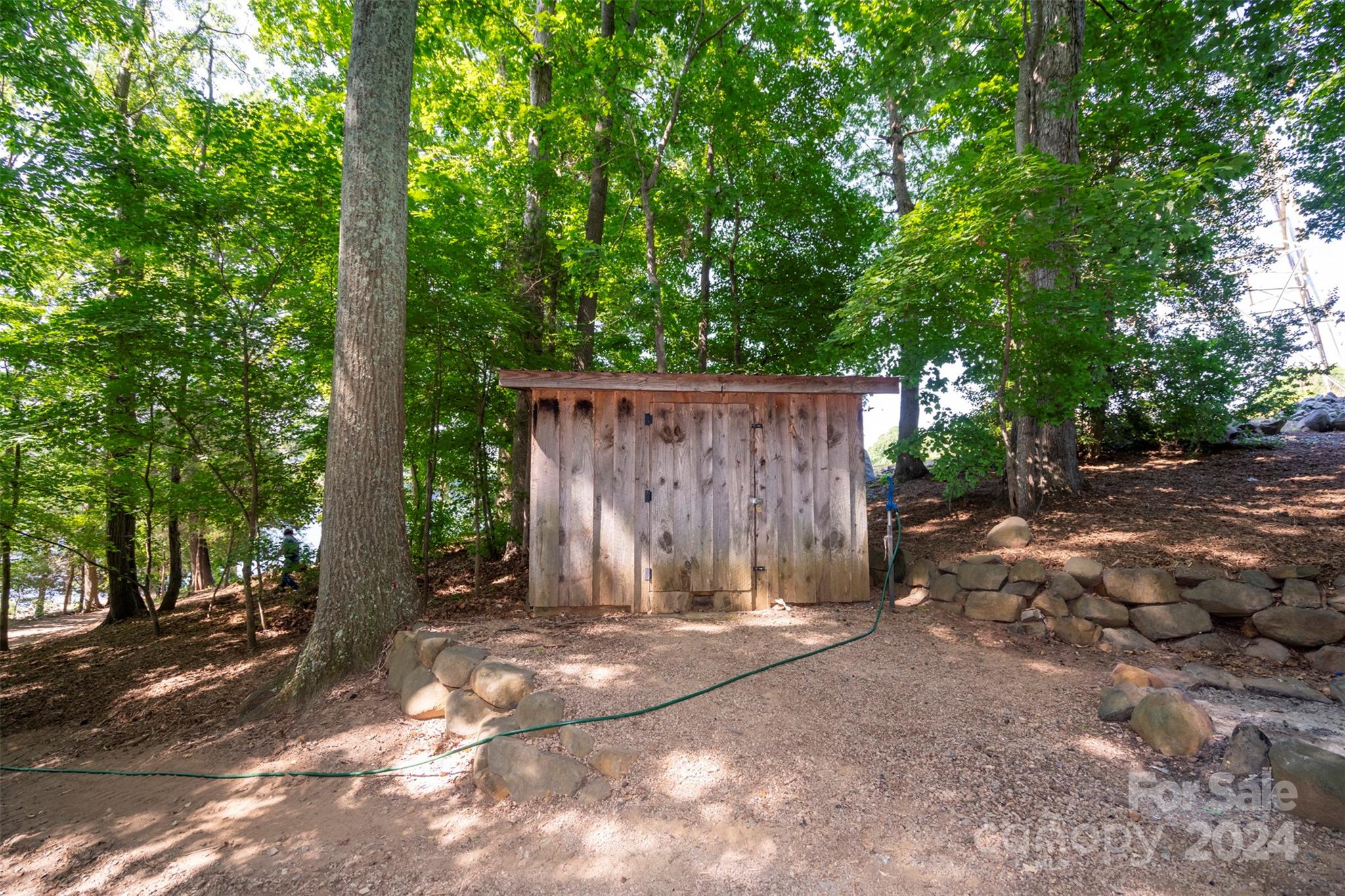 Mountain Island Lake - Land