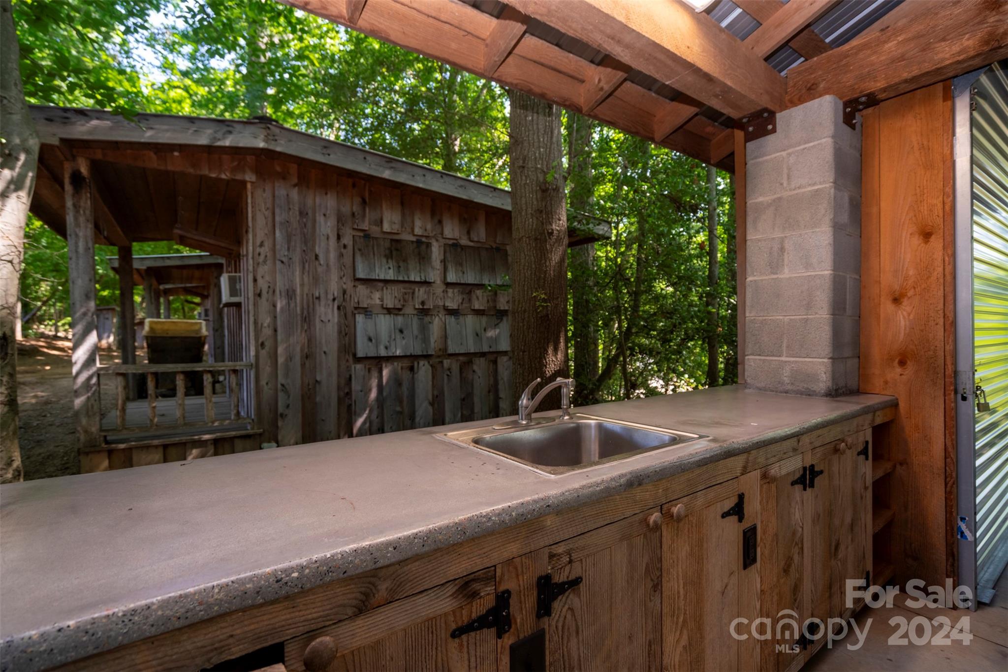 Mountain Island Lake - Land