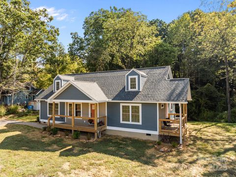 215 McCoy Cove Black Mountain NC 28711