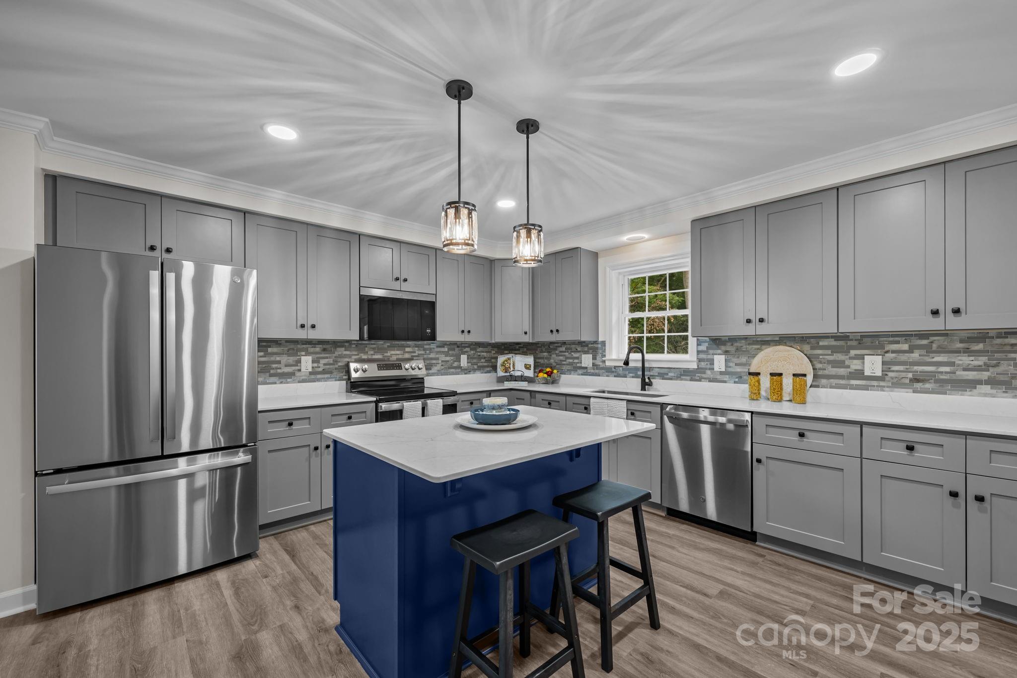 215 McCoy Cove