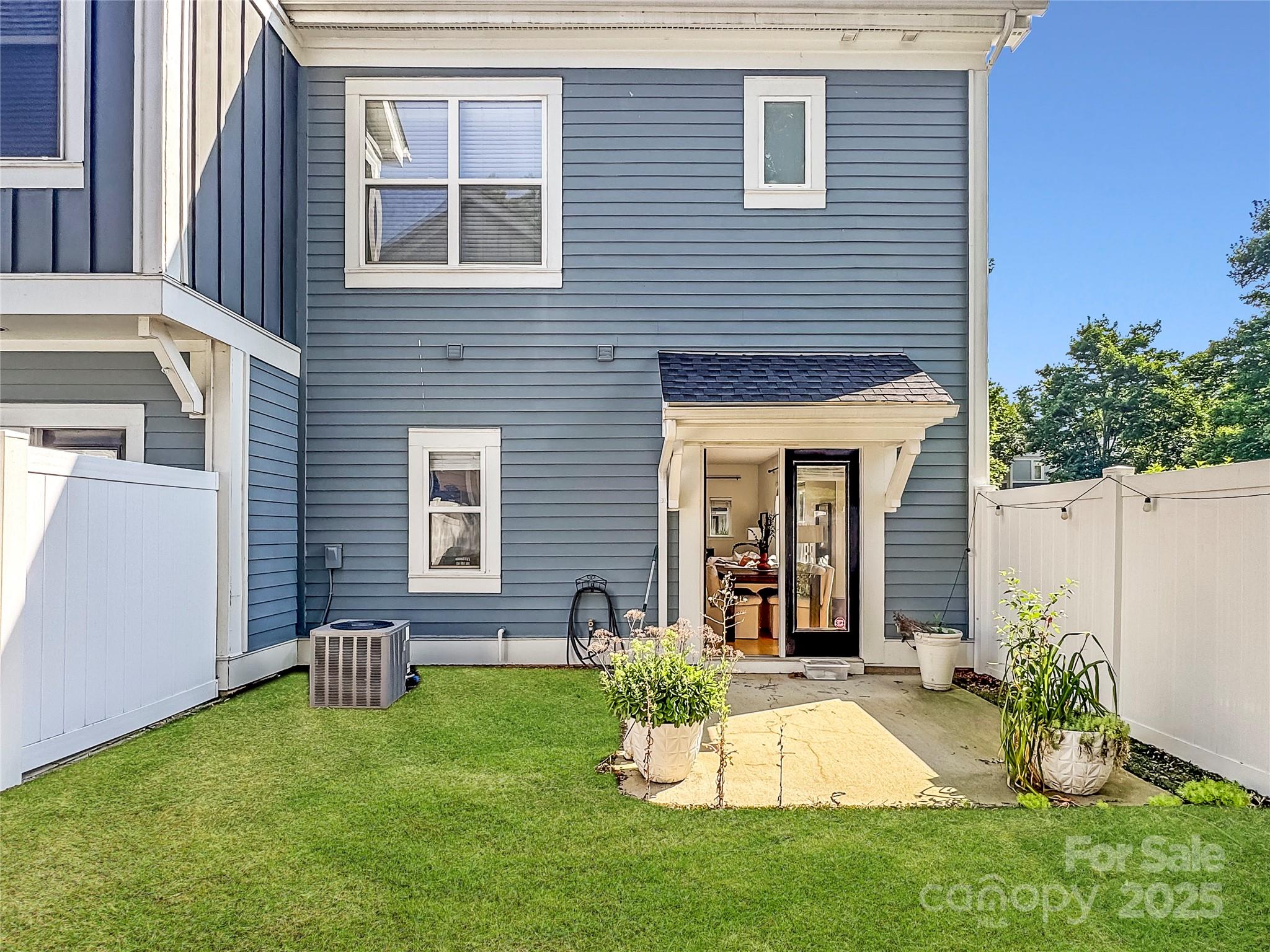 451 W Worthington Avenue