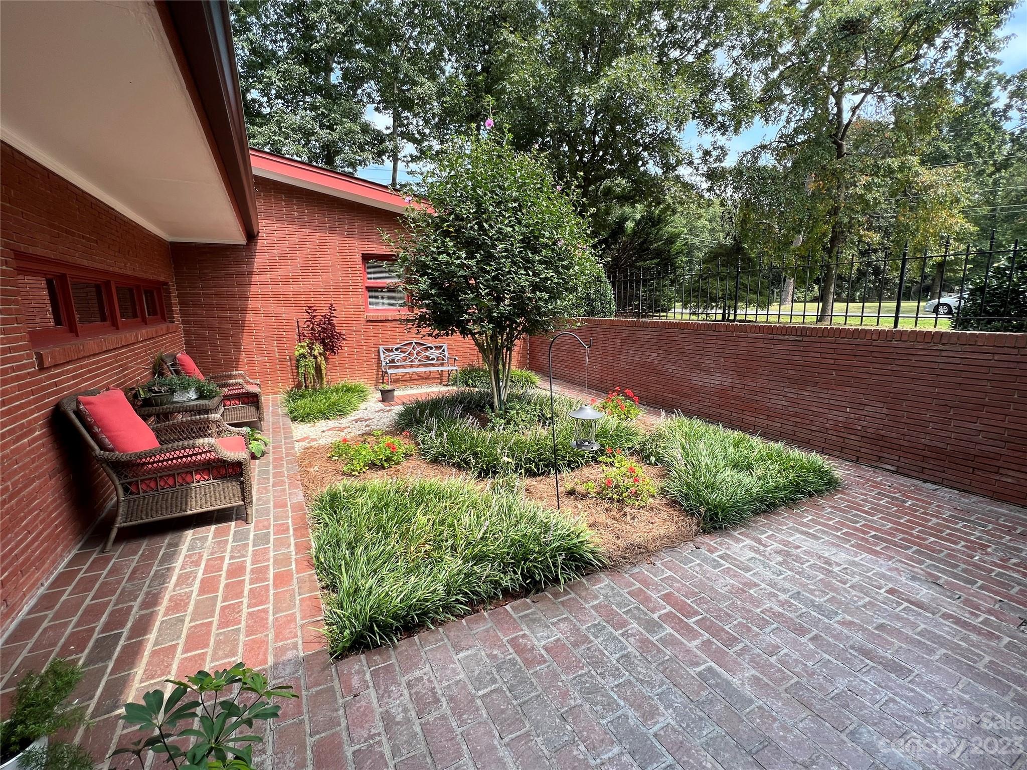 Stonewall Jackson Park - Residential