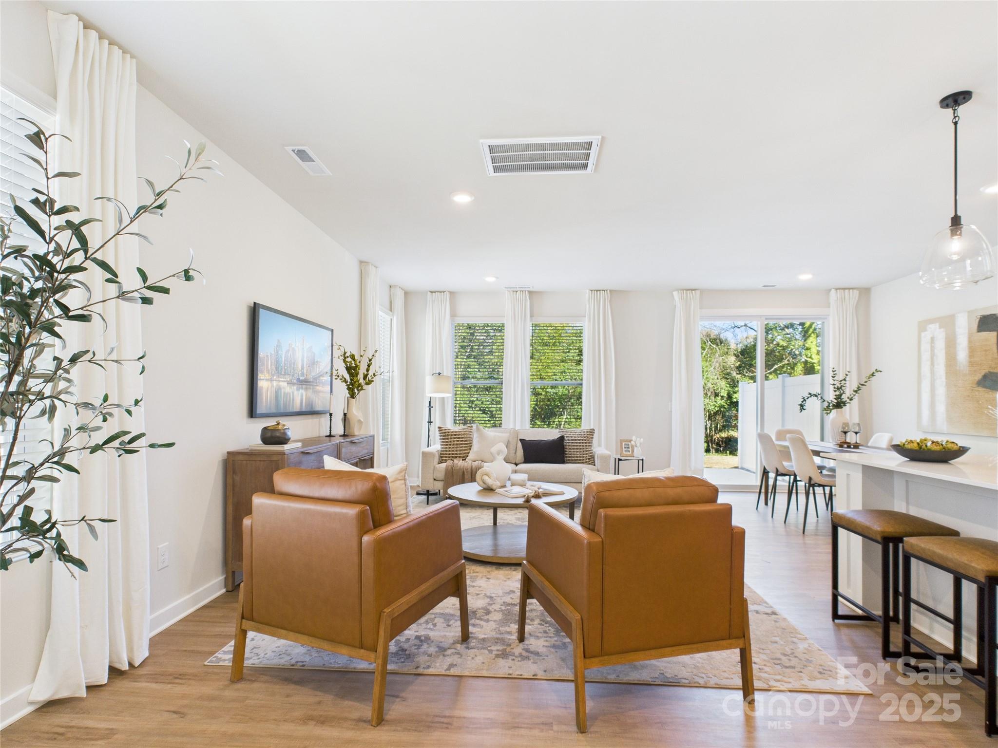 311 King Street E 01