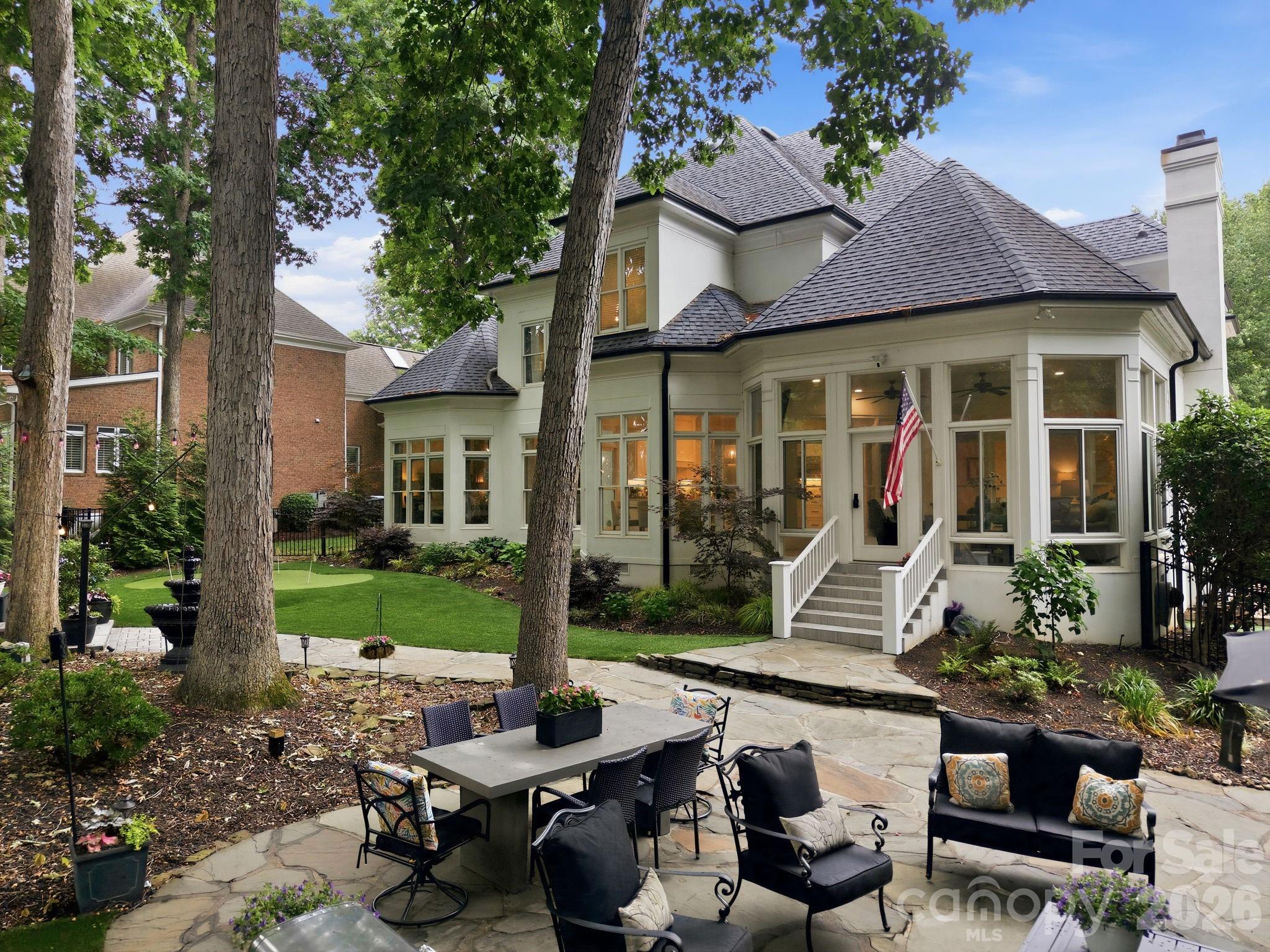 The Peninsula - Residential