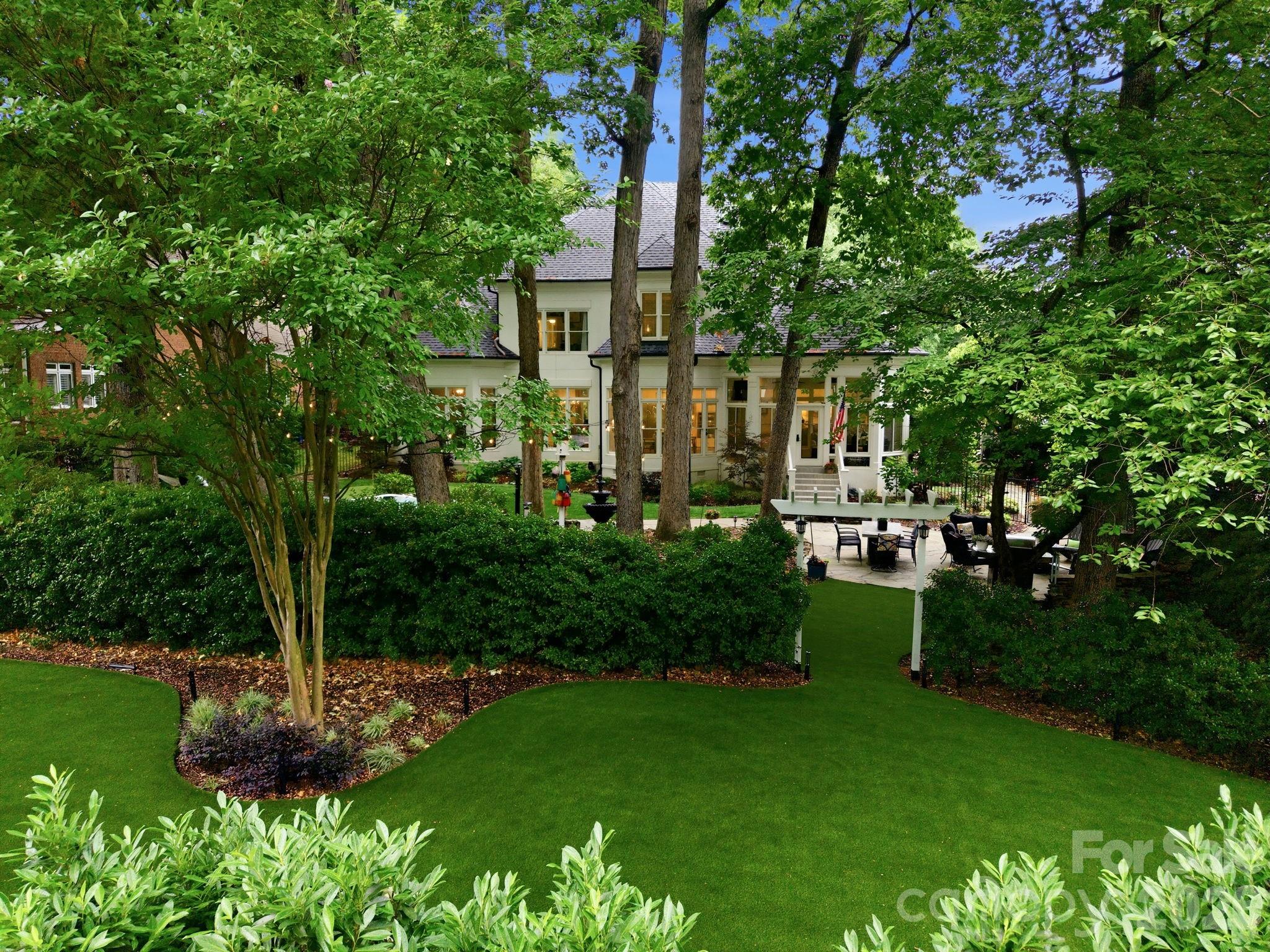 The Peninsula - Residential