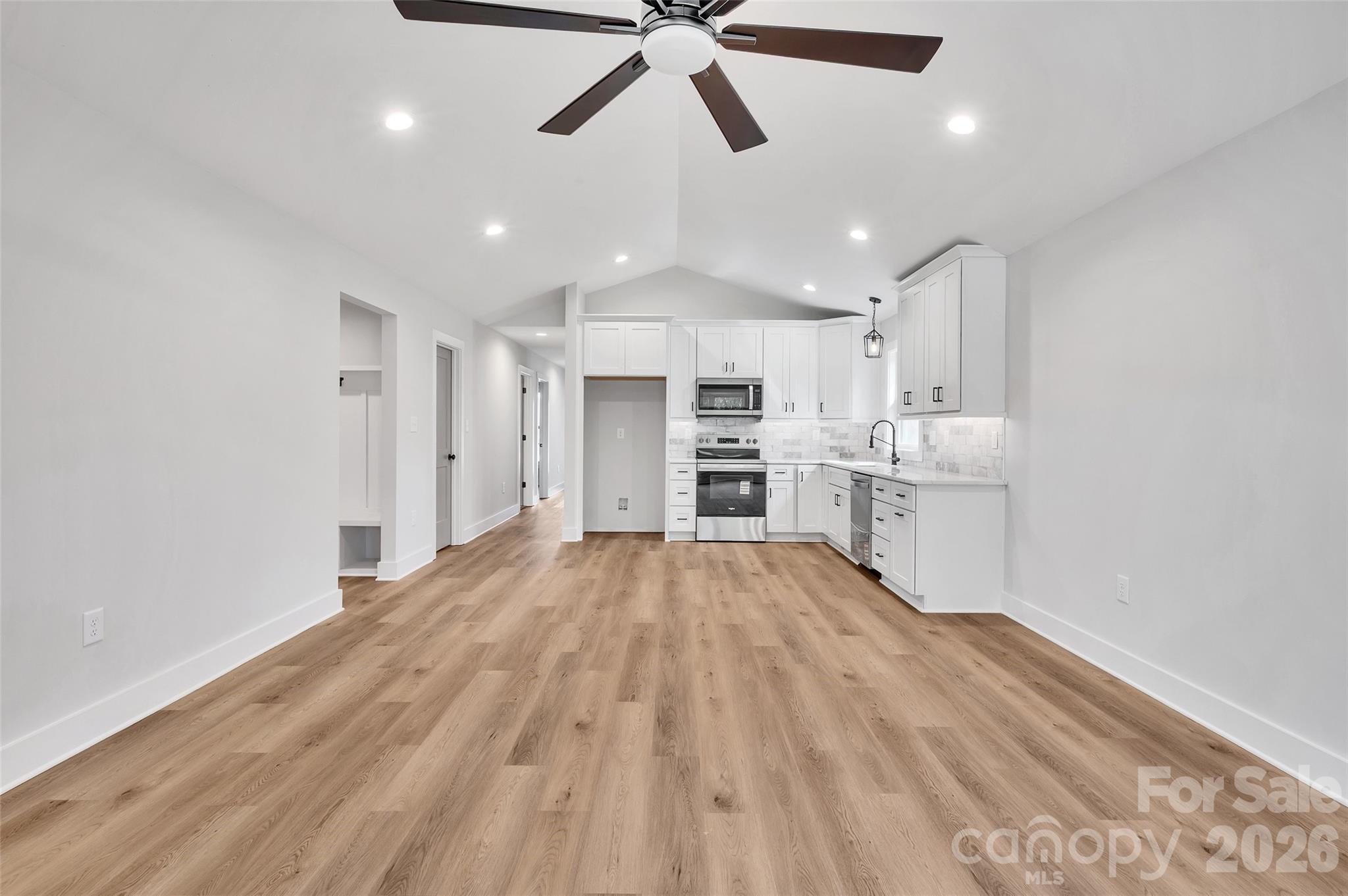 2572 Teague Street 28