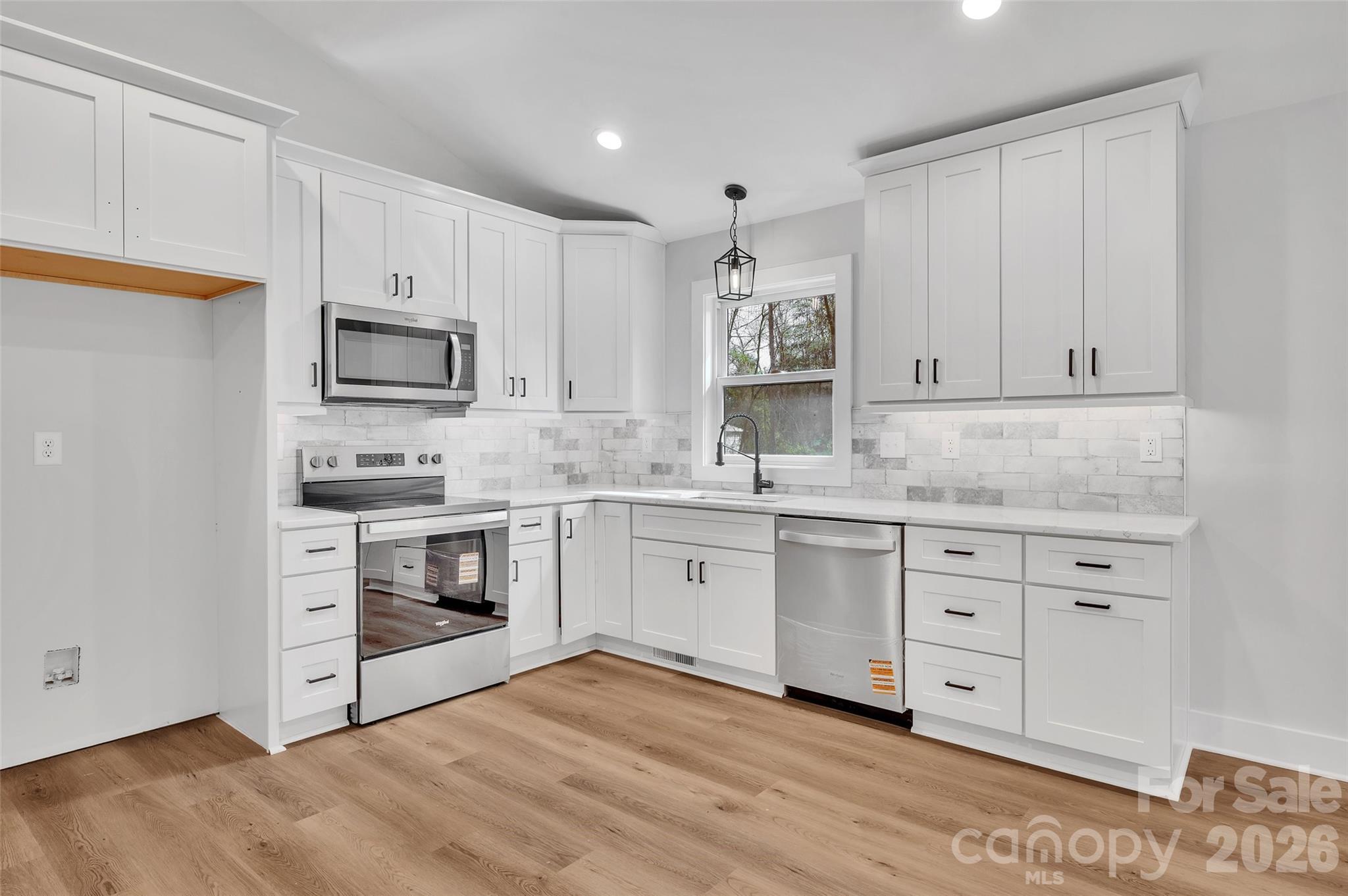 2572 Teague Street 28