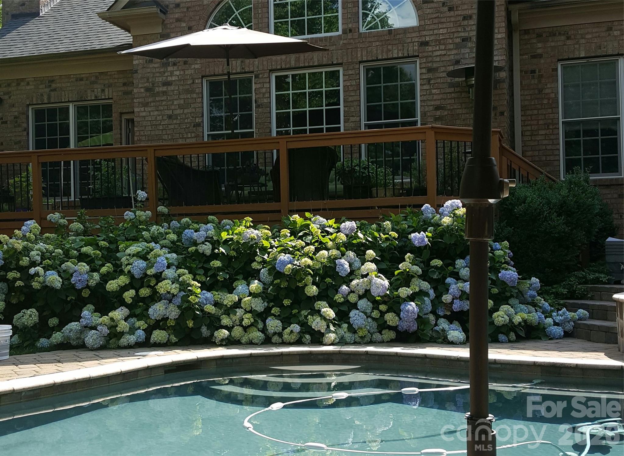 8238 Victoria Lake Drive