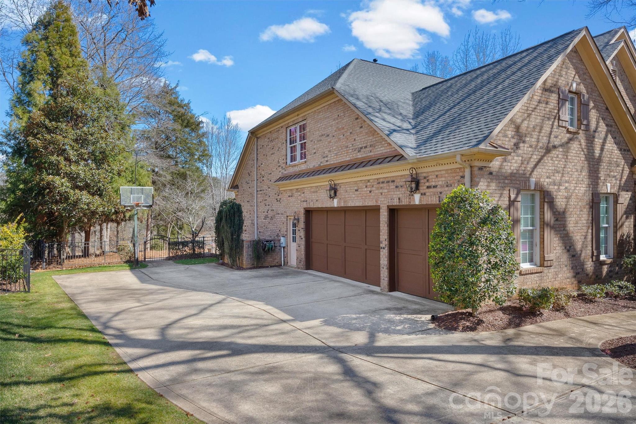 Victoria Lake - Residential