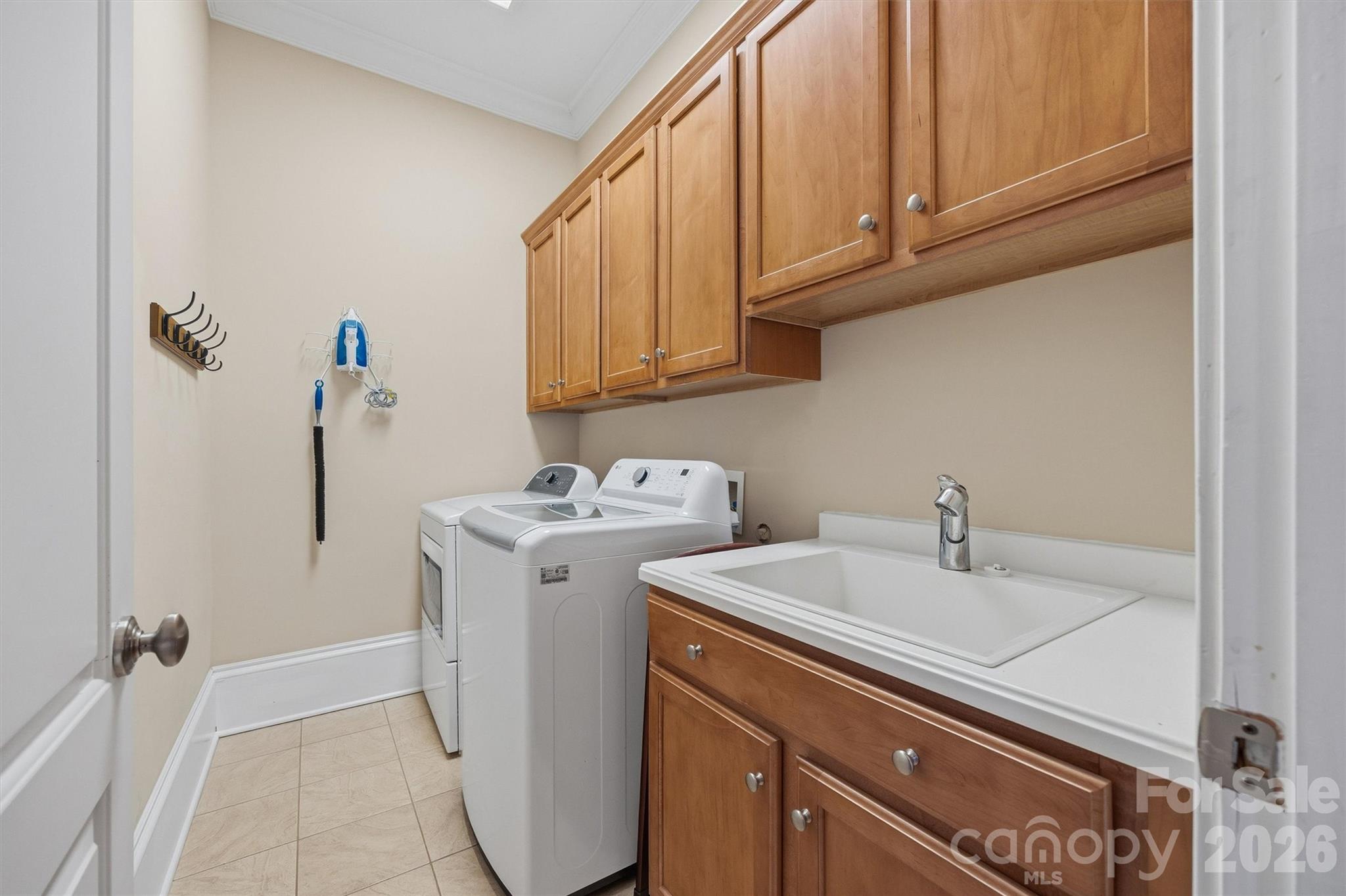 Victoria Lake - Residential