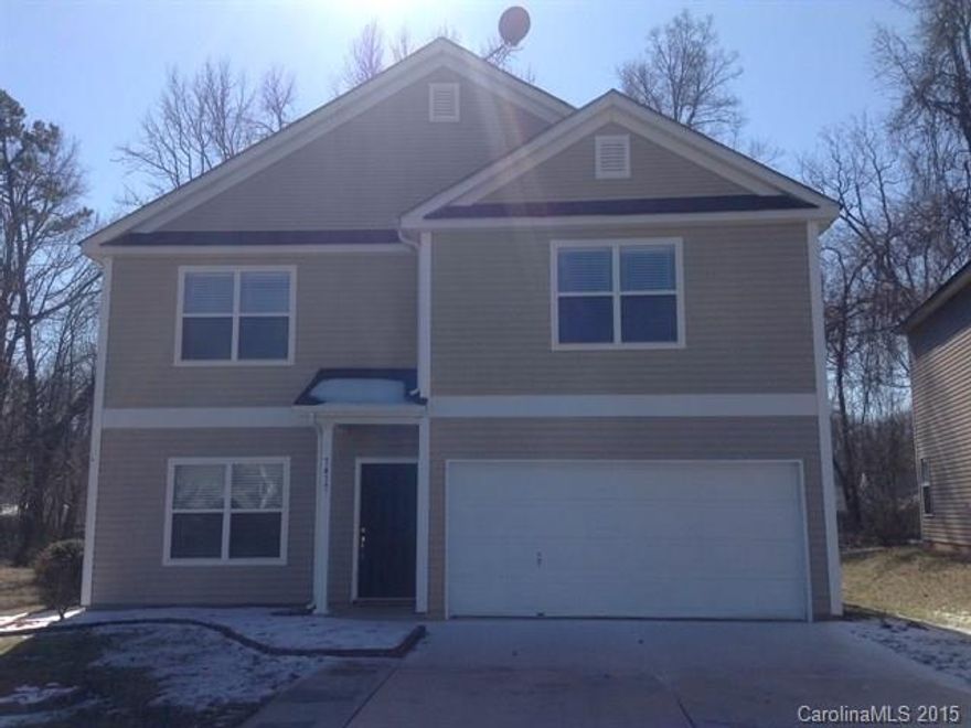 This lovely home has hardwood & tile floors, a breakfast area, a loft and a fireplace in the Great Room. The warm and inviting kitchen comes with all the appliances plus a pantry. The Master Bath has dual sinks, an over sized tub and a separate shower. A patio leads you out into a well manicured back yard.