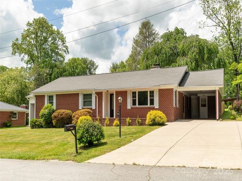 1101 Cherokee Drive Hendersonville NC 28739