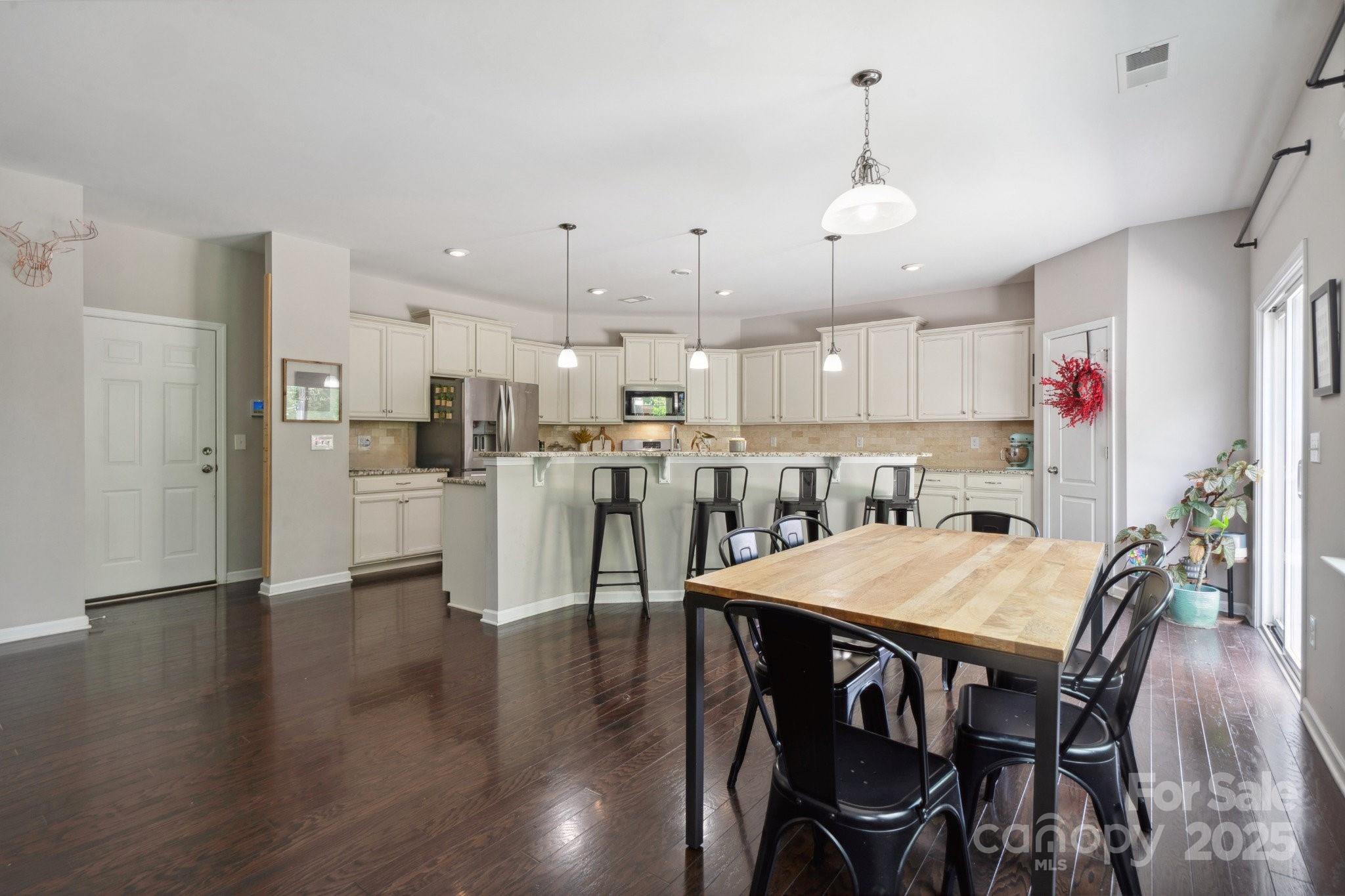 16114 Foreleigh Road