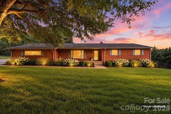 226 28TH AVENUE PL NE, HICKORY, NC 28601 - Image 95f67cbf9324610ed1adbf76fa1f7e2b/1421385387