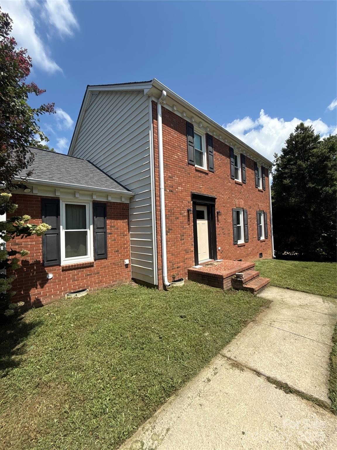 5304 King George Court