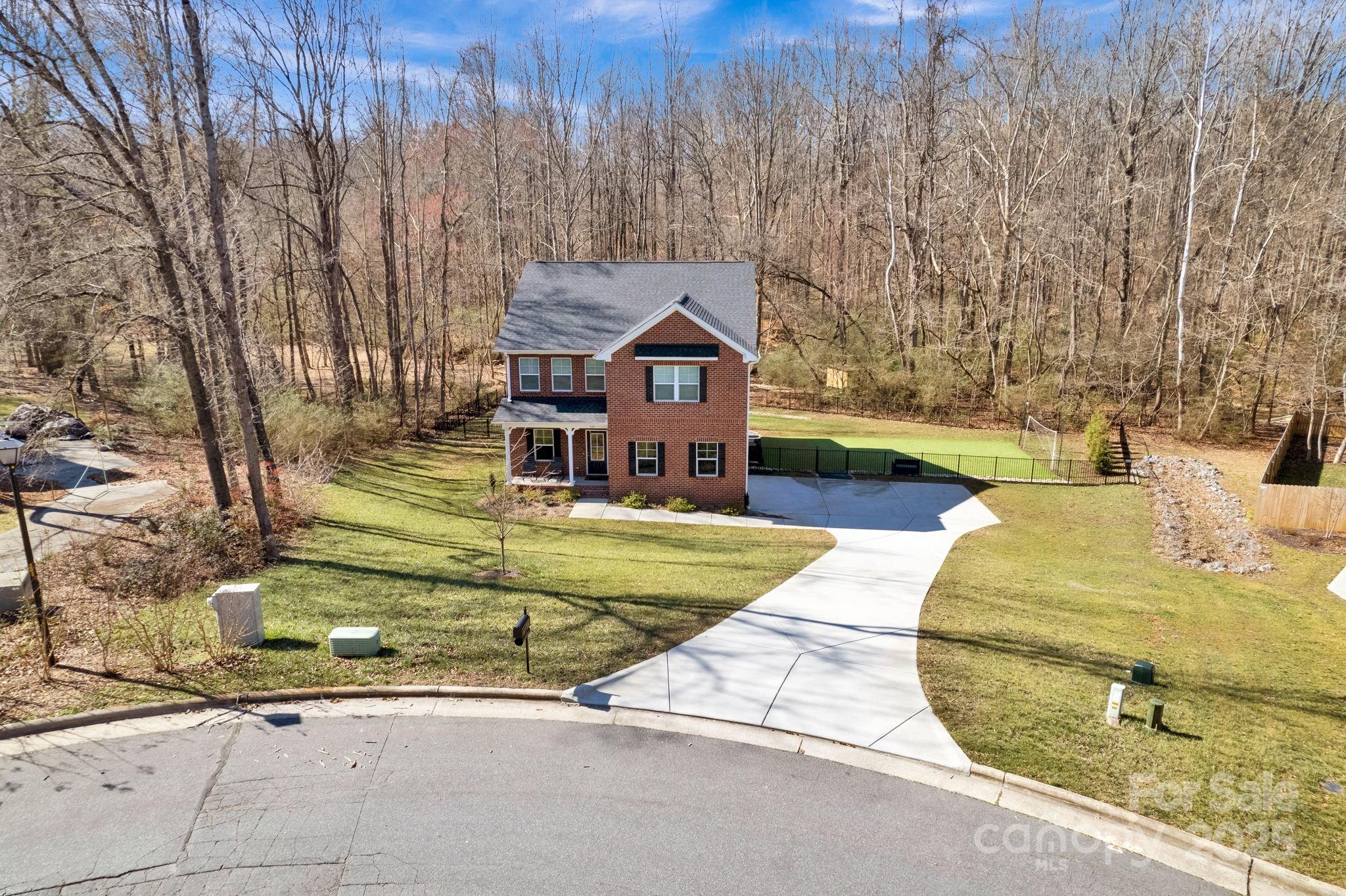 320 Heritage Place