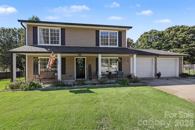 1945 Hickory Tree Road, photo 3 of 29