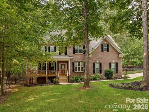 Photo of 2006 Wedgewood Drive, Matthews, NC 28104 (MLS # 4381353)