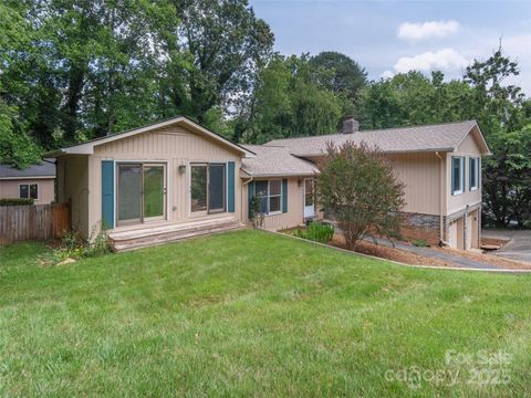 51 Wake Robin Way Asheville NC 28805