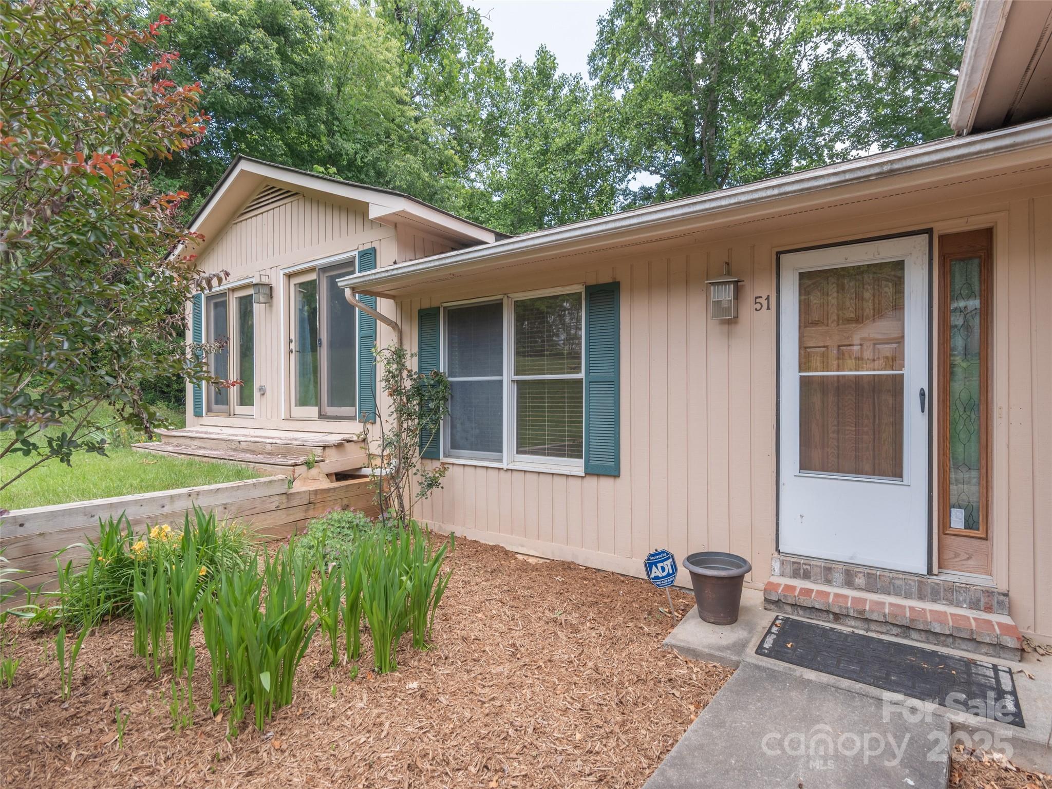 51 Wake Robin Way