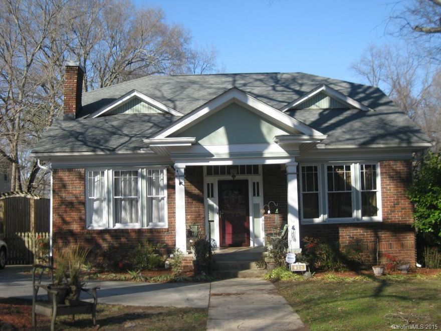 CHARMING CRAFTSMAN BUNGALOW in Historical District! Lovingly renovated. New KT. Butler's pantry features granite. New architectural shingle roof in 2005. MBA w/whirlpool tub & sep shower. Bay windows, 9' ceilings, french doors and MORE to charm you. 2nd driveway access from Jefferson St. Room for possible expansion upstairs (already plumbed for 3rd bathroom) approx 600 SF.