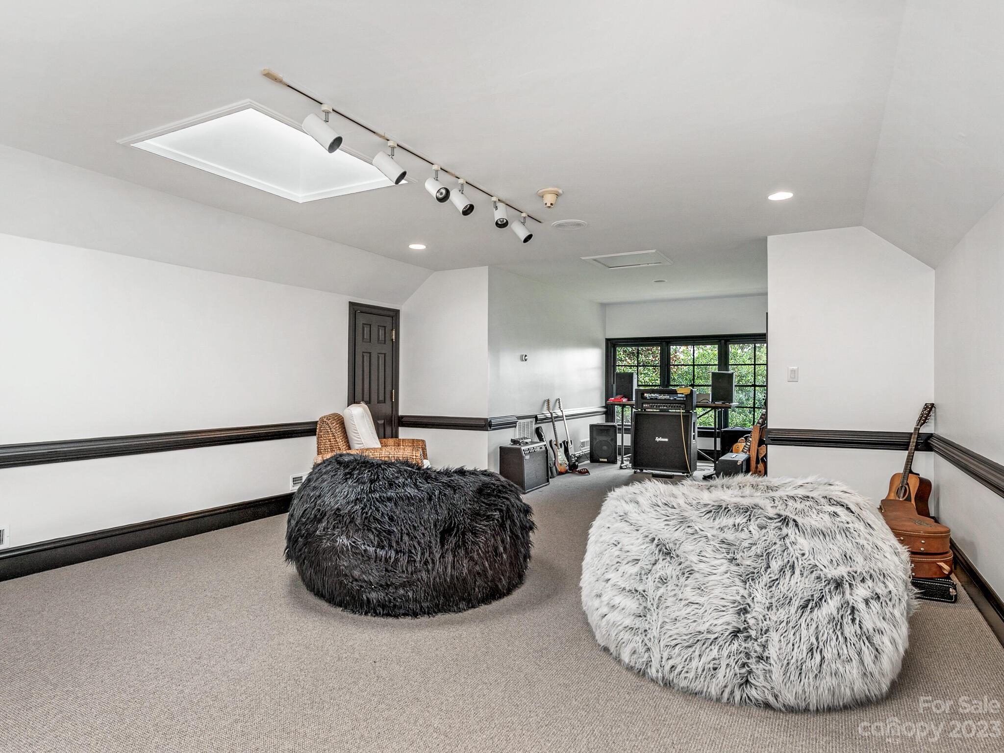 Seven Eagles - Residential