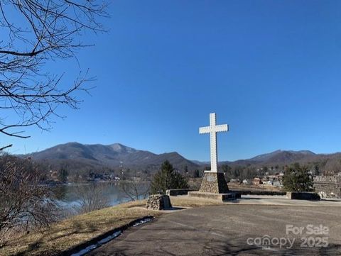 A home in Lake Junaluska