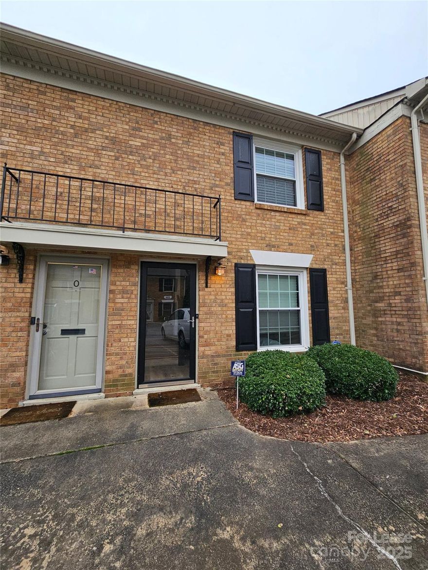 Welcome home to 3722 Park Rd. Stylish 2-bed, 1 full/2 half bath. The main floor has a large living room with hardwood floors, an updated kitchen with stainless steel appliances, dining area, and a half bath. Upstairs features 2 large bedrooms and full bathroom. The primary bedroom includes a large closet and ensuite half bath. This unit is situated near the community pool, and conveniently located next to ample guest parking. Great location within Charlotte. So close to Park Road Shopping Center, Freedom Park, Montford Dr, and Little Sugar Creek Greenway. Located only minutes from Uptown, Southpark and Southend. Avail for June move in. Pet conditional with owner approval. No smoking. Renter's ins required.
App fee is $75 per person over age 18 nonrefundable.
One time admin fee of $150 due at move in.
Must have credit score over 650
No evictions or owing money to landlords
Must make 3x rent in income