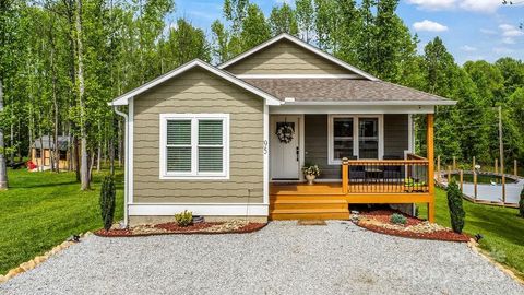 95 Walt Drive Hendersonville NC 28792