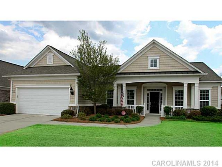 Bluffton Cottage w. Screened Porch & Office Located on Great Corner Lot! Gourmet Kitchen w. Granite Counters, Stainless Steel Appliances, Tile Backsplash, Breakfast Nook & Pantry. Dining Room   Features Upgraded Crown Molding & Tray Ceiling.  Hardwood Floors Throughout Foyer, Dining Room, Kitchen, Breakfast Nook, Great Room, & Office.