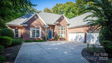 Photo of 7843 Nine Iron Court, Denver, NC 28037 (MLS # 4309899)