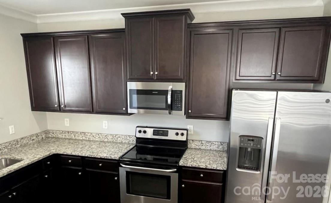 340 Halton Crossing Drive SW