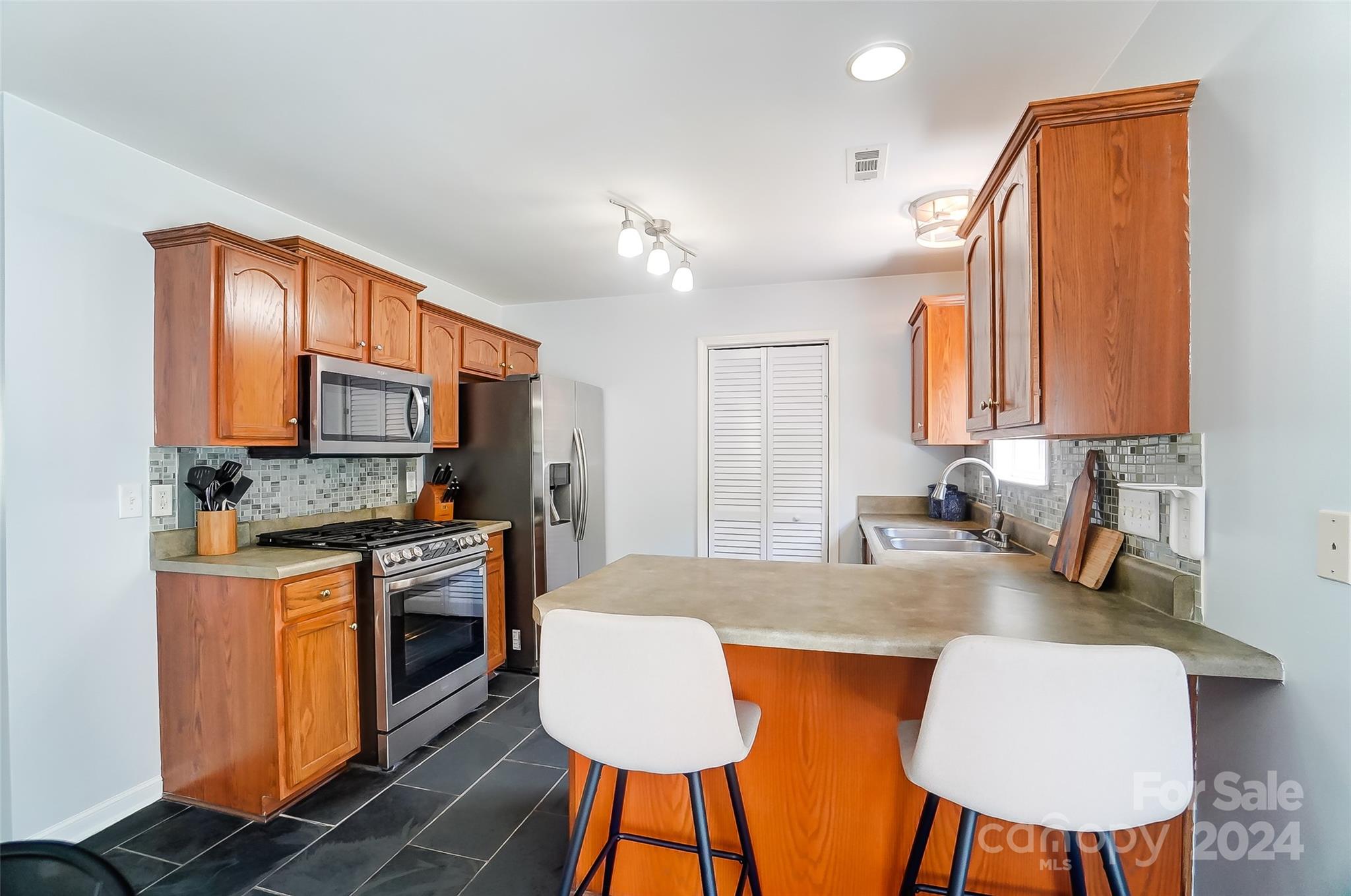 Hallmark Glen - Residential