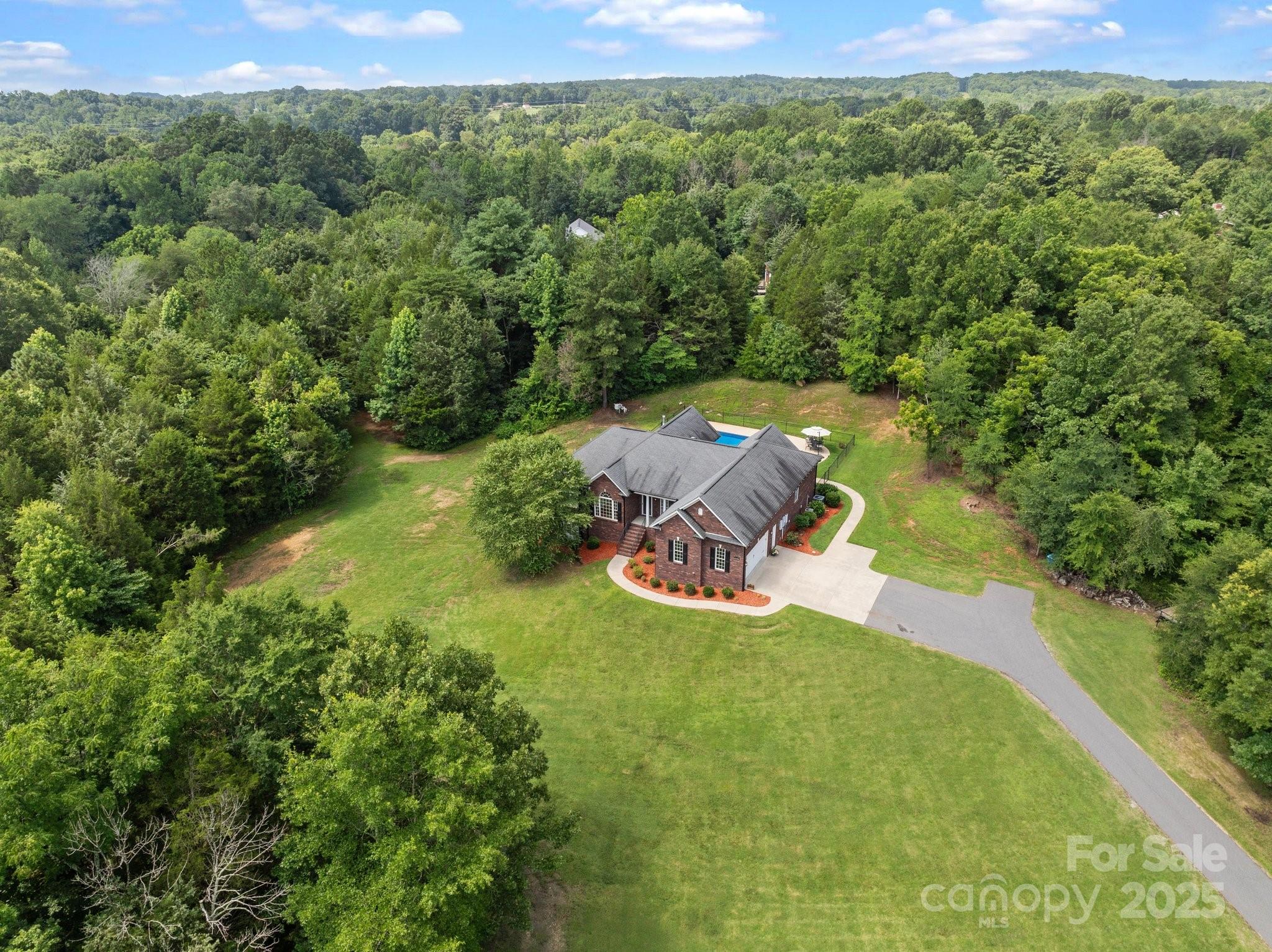 8913 Gentry Road