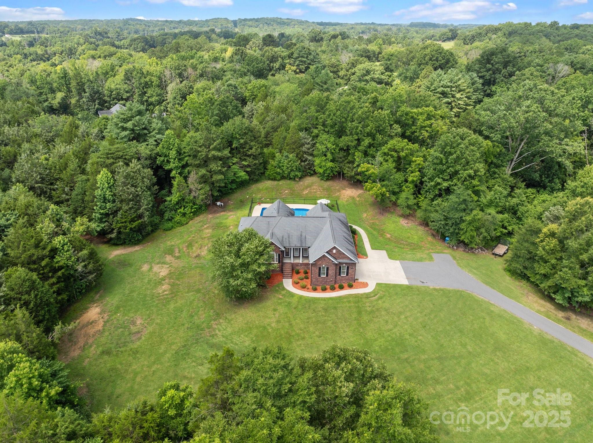 8913 Gentry Road