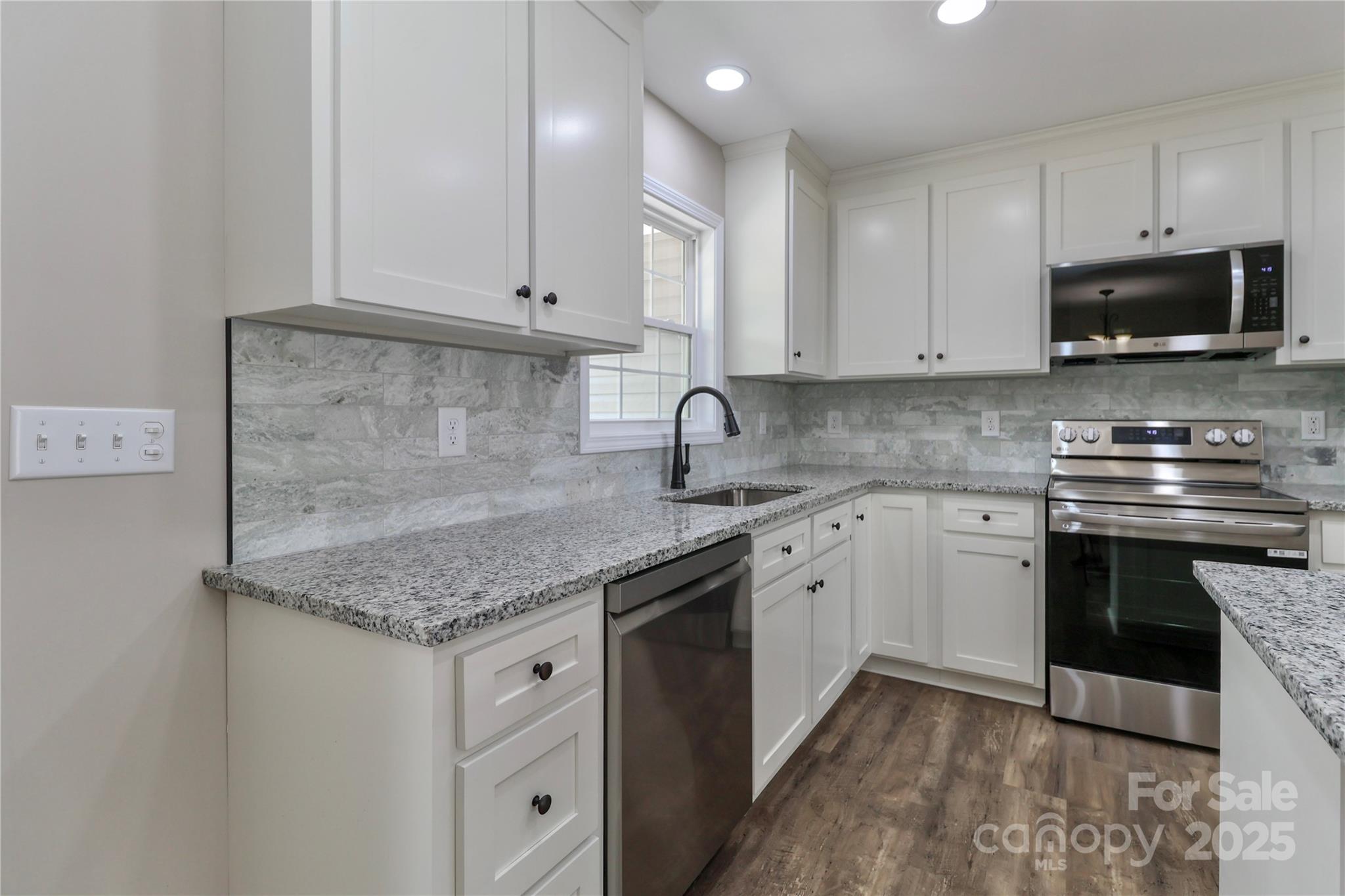 Lone Pine Meadows - Residential