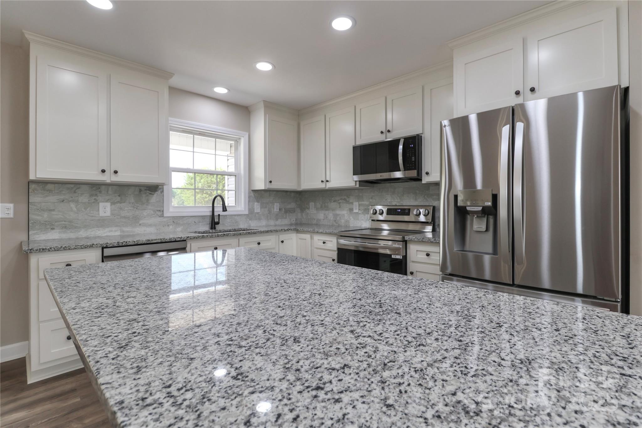 Lone Pine Meadows - Residential