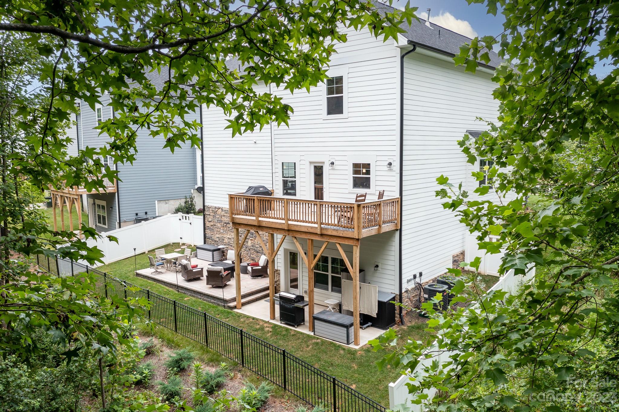 The Oaks At Mcilwaine - Residential