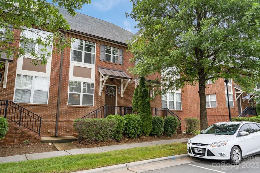 Spacious 2 bedroom 2.5 bath townhouse in prime location.