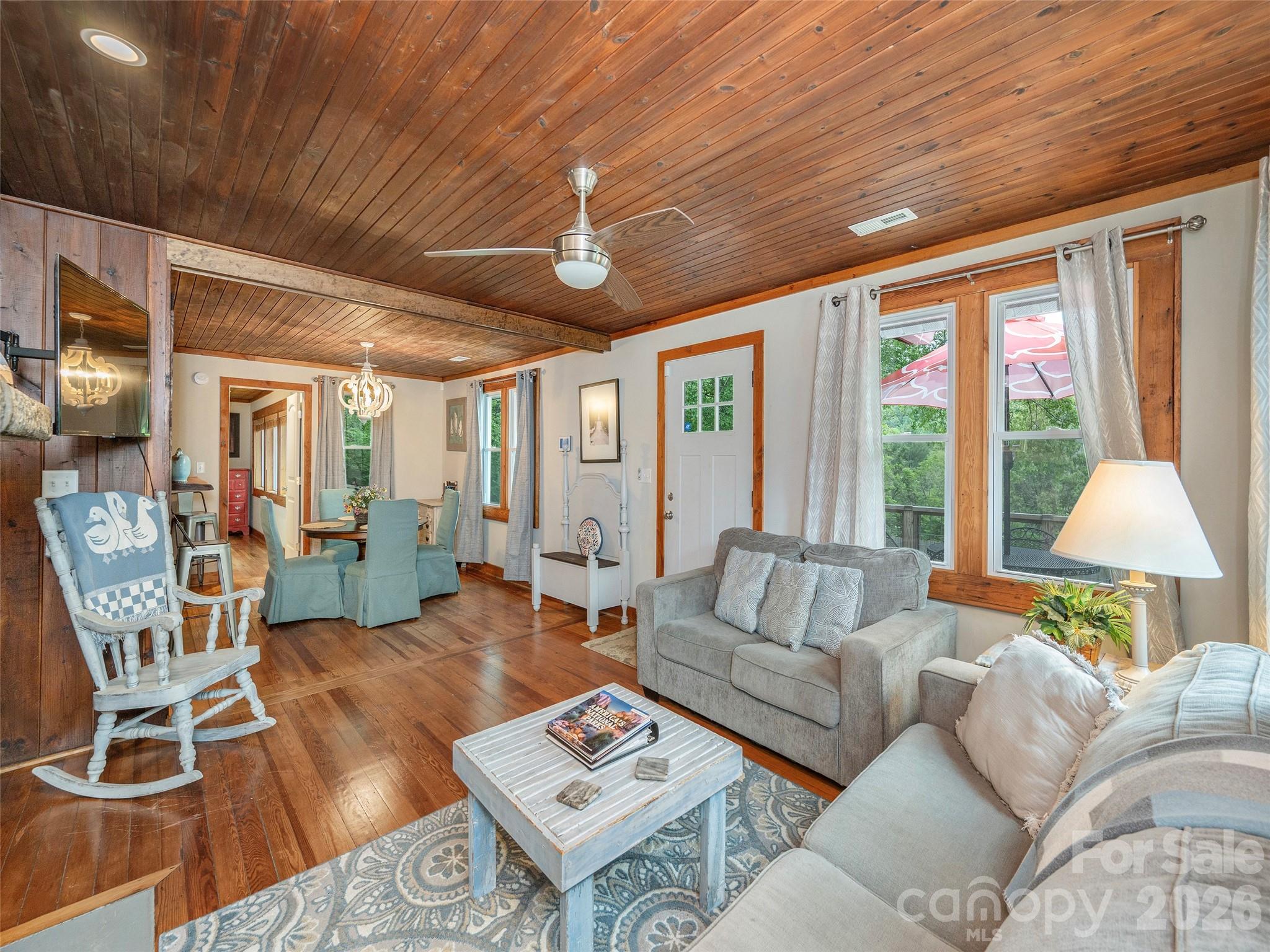 811 Miami Terrace