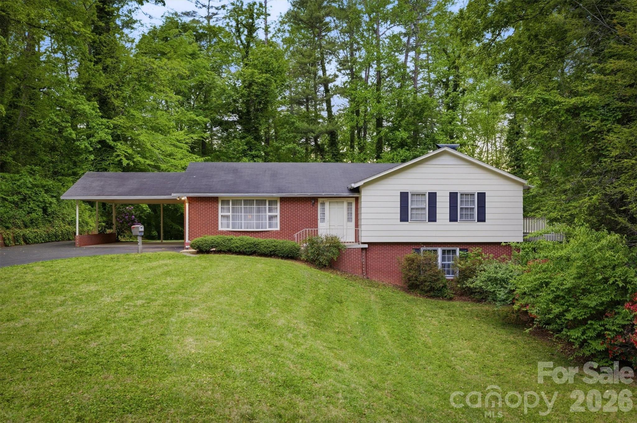 118 Maehill Place SW