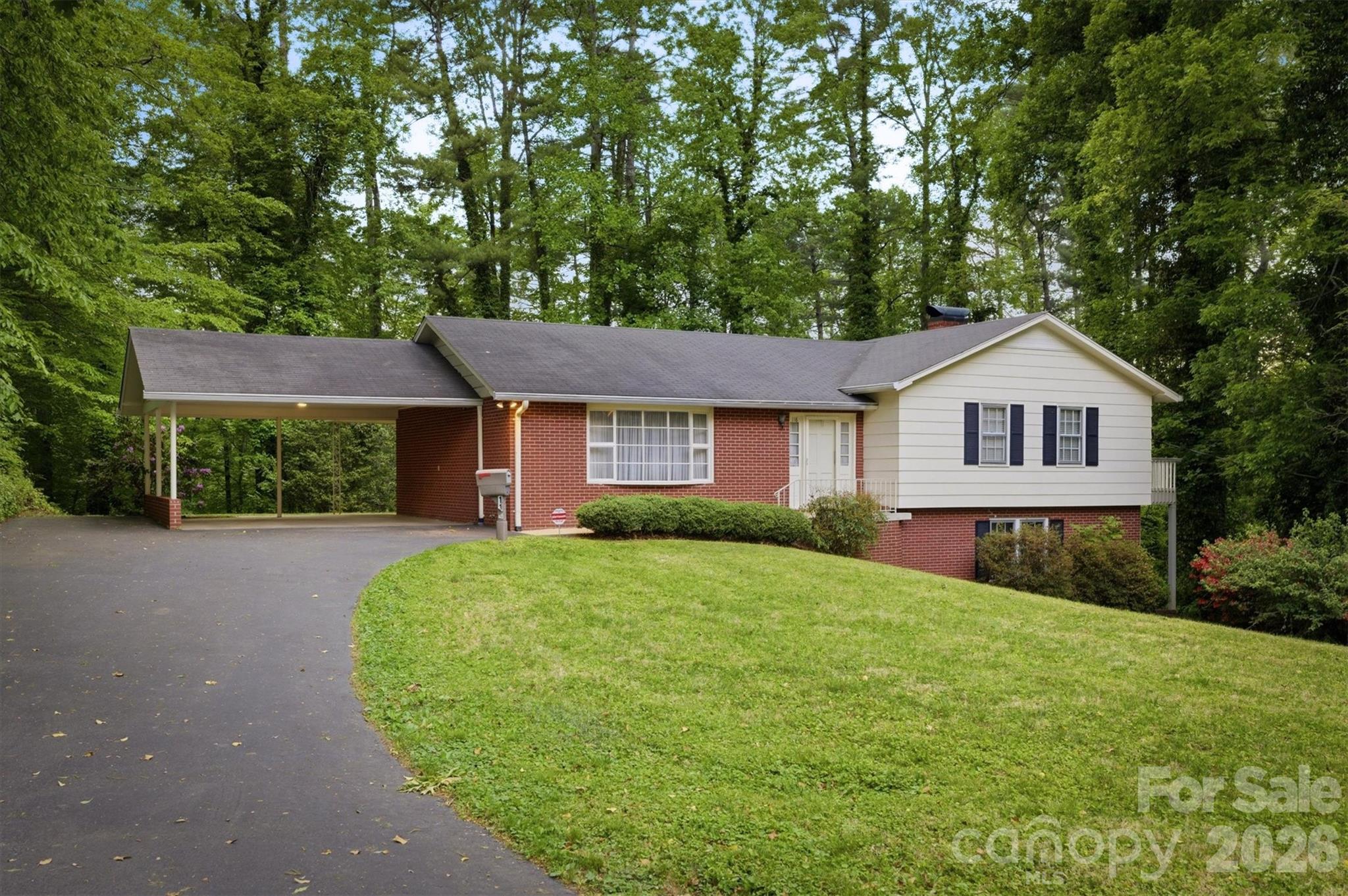 118 Maehill Place SW