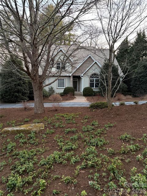 110 FOX CHASE Drive Hendersonville NC 28739