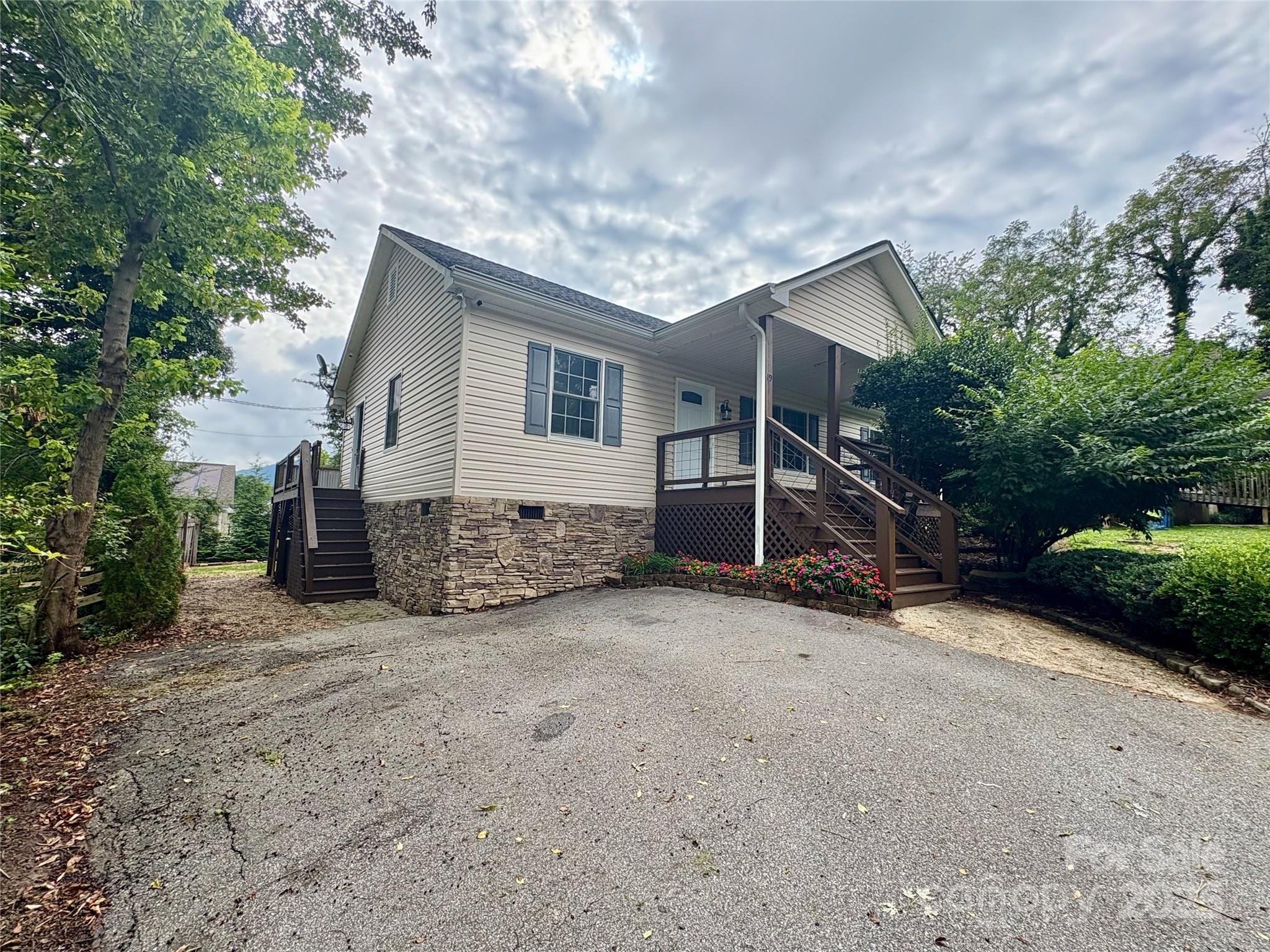 19 Broadview Drive