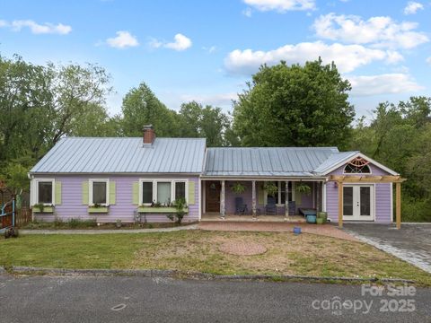 Photo of 924 Judsen Lane, Hendersonville, NC 28739 (MLS # 4252263)
