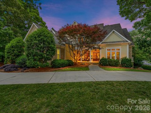 Photo of 7510 Seton House Lane, Charlotte, NC 28277 (MLS # 4372838)